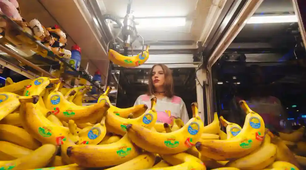 充满插画香蕉的趣味 Nano Banana Pro 市集场景